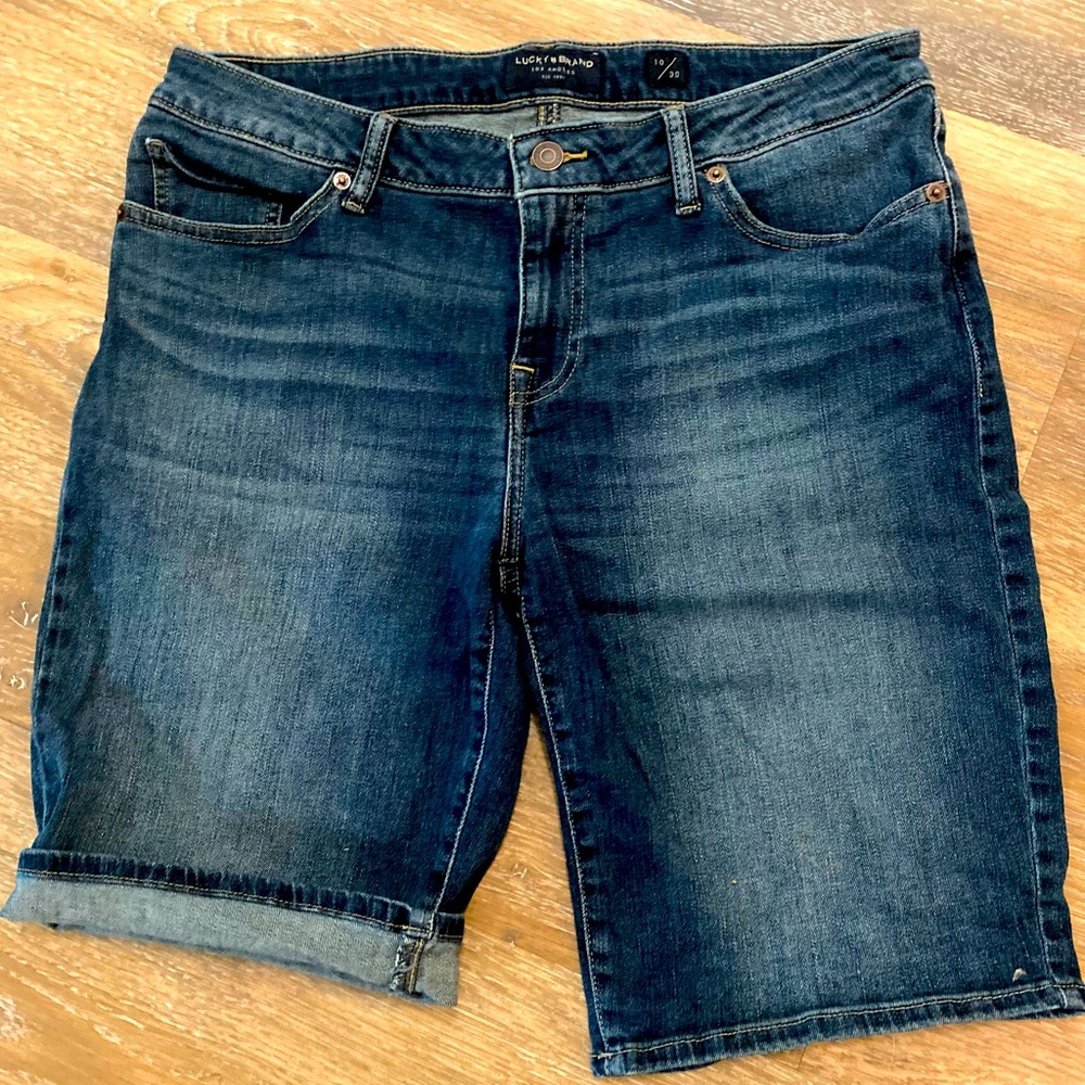 Lucky brand Bermuda shorts😎